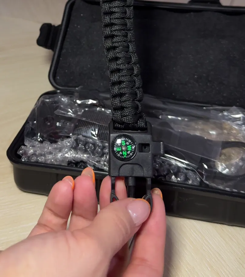 Paracord bracelet